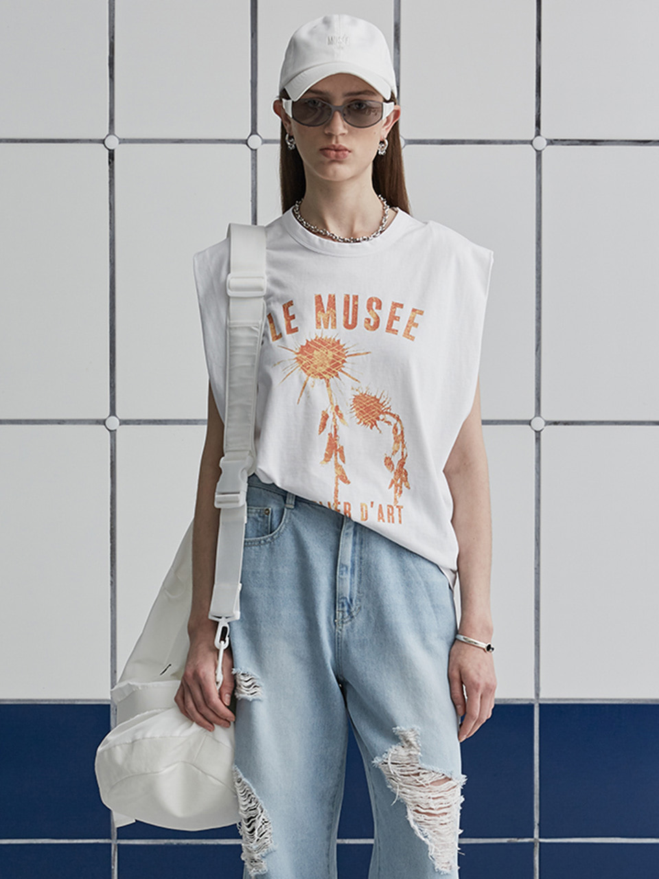 FIORE Sleeveless LE MUSEE  Print T-shirt_White