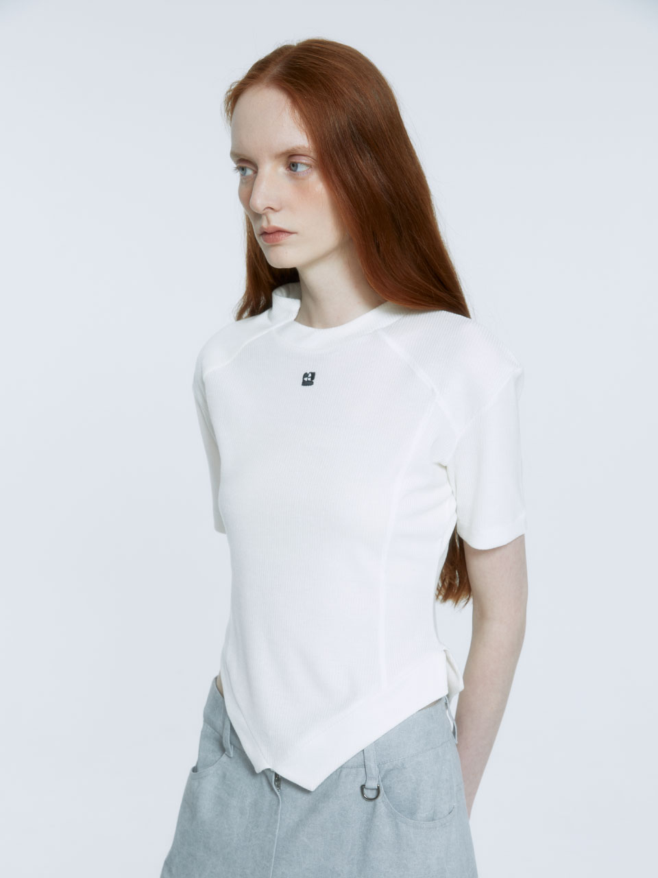 COLETTE Neck Point Embroidered Unbalance Hem Top_Off White
