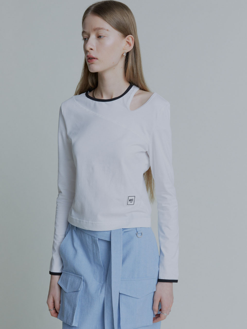 FARVEN Color Point Cut-Out Jersey Crop Top_White